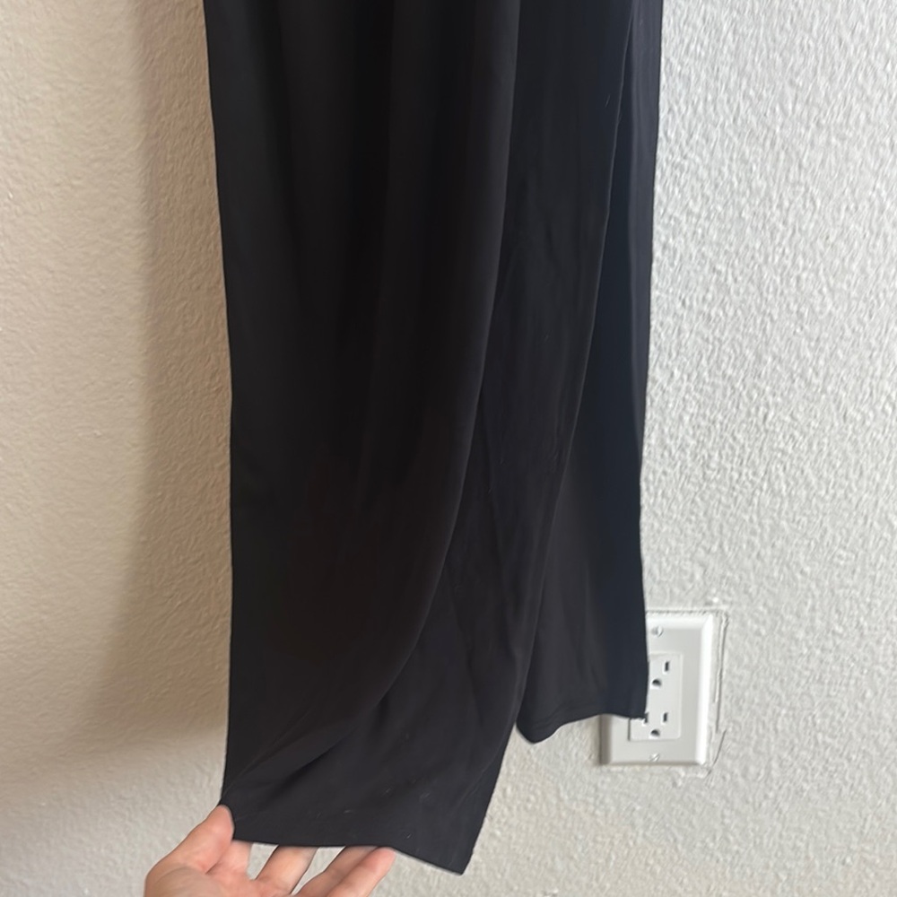 Elegant FORE Black Maxi Dress with Side Cutout Ring Detail FORE brand - Picture 5 of 8